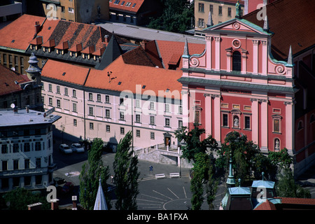 Slowenien, Ljubljana, Presernov-Platz, franziskanerkirche der Verkündigung von der Burg aus gesehen Stockfoto