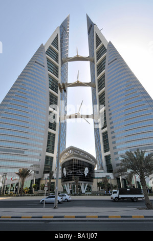 Bahrain Manama World Trade Center Zwillingstürme mit Windkraftanlagen Stockfoto