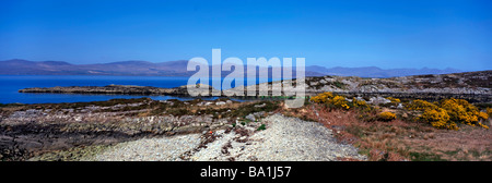 Der Blick über den Fluss der Kenmare, Ring of Kerry von Ardgroom Harbour auf der Ring of Beara Stockfoto