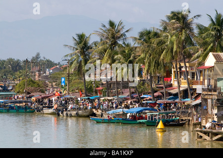 Boote am Thu Bon Fluss in Hoi an Vietnam Stockfoto