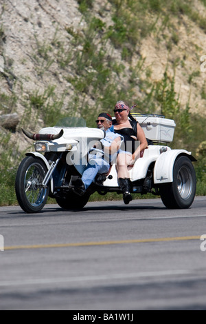 Ältere Mann Frau Reiten motor Trike Black Hills von South Dakota route Alternative 14 Sturgis Motorcycle Rally Stockfoto