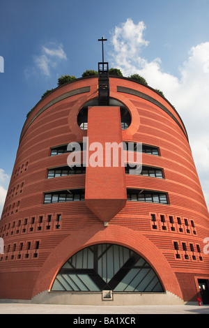 KATHEDRALE DER AUFERSTEHUNG IN EVRY ARBEIT VON MARIO BOTTA Stockfoto