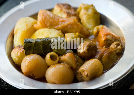 Sarajevski Sahan oder traditionelle bosnische gefüllt Gemüse in einem Restaurant in Sarajevo Bosnien Stockfoto