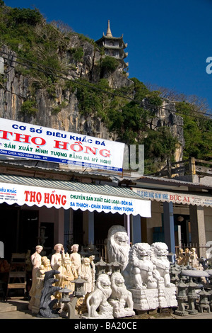 Marmor Skulpturen in einem Shop in Ngu Hanh Son Gemeinde südlich von Da Nang Vietnam verkauft Stockfoto