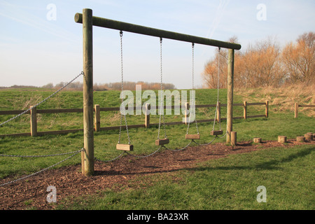 Ein Kinder Klettergerüst in der Kinder-Spielbereich im Bedfont Lakes Country Park und lokalen Naturschutzgebiet, Middx. Stockfoto