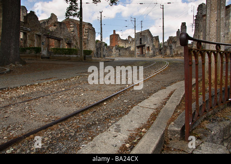 Ein Blick auf die Hauptstraße von der gemarterten Dorf von Oradour Sur Glane Stockfoto