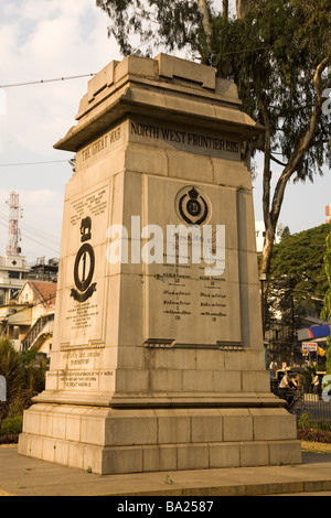 Das Kriegerdenkmal auf Brigade Road im Zentrum von Bangalore, Indien. Stockfoto