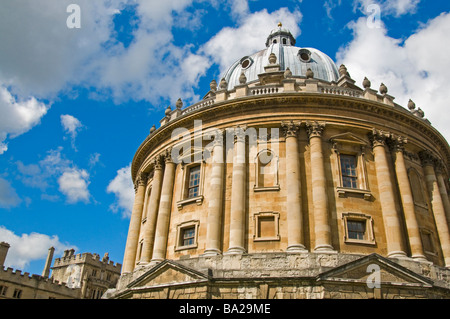 Oxford, England, Vereinigtes Königreich. Radcliffe Camera (ursprünglich bekannt als die Radcliffe Library) Radcliffe Square Stockfoto