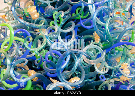 Eine massive Glas Kunst Instalation im Foyer des hyper luxuriösen Atlantis auf der Palm-Hotel in Dubai Stockfoto