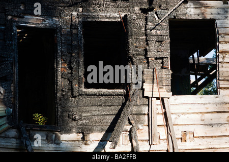 Verbranntes Holzhaus Blick. Stockfoto