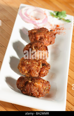 Kacche Kebab ist eine Art von Döner von Hyderabadi Cuisine die Keema Besan und Ei hergestellt wird Stockfoto