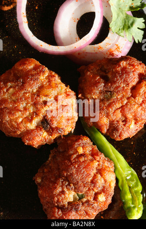 Kacche Kebab ist eine Art von Döner von Hyderabadi Cuisine die Keema Besan und Ei hergestellt wird Stockfoto