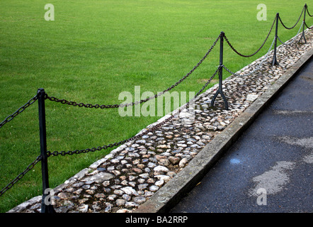 Halten Sie den Rasen! Stockfoto