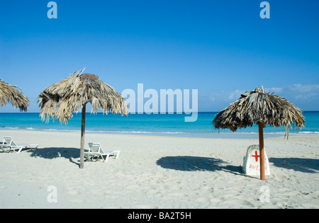 Kuba Varadero die unberührten weißen Sand türkisfarbenen Wasser und Palmen die Hotelzone von Kuba s beliebtesten Strand Stockfoto