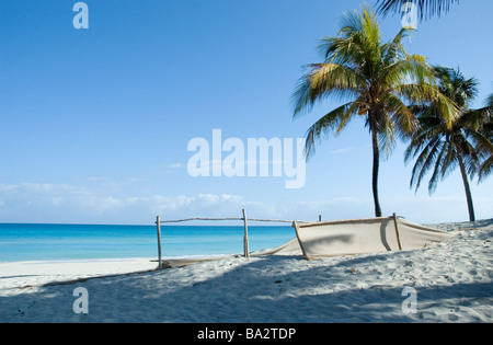 Kuba Varadero die unberührten weißen Sand türkisfarbenen Wasser und Palmen die Hotelzone von Kuba s beliebtesten Strand Stockfoto