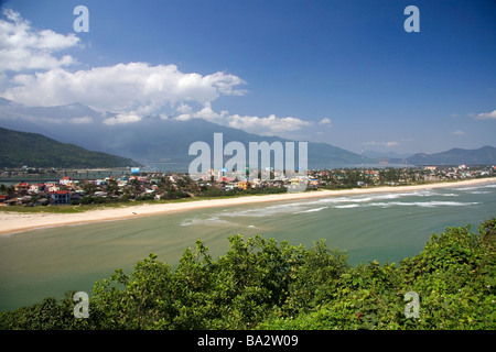 Küstenstadt von Lang Co in Vietnam Stockfoto