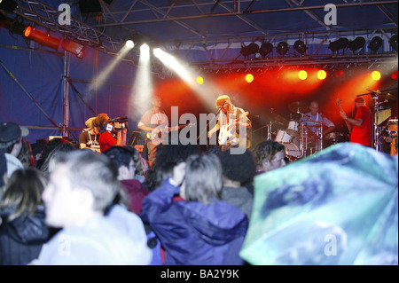 Konzert-Reggae-Band "Jahcoustix" Idee Abend nicht frei für Tourismus Musik Festival Open Air Musiker Künstler Männer Stockfoto