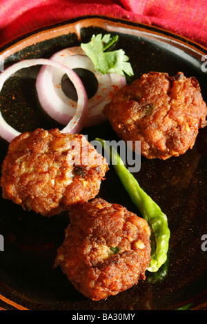 Kacche Kebab ist eine Art von Döner von Hyderabadi Cuisine die Keema Besan und Ei hergestellt wird Stockfoto