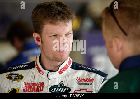 NASCAR-Rennfahrer Dale Earnhardt Jr an die 3 M Performance 400 auf dem Michigan International Speedway, 2008 Stockfoto