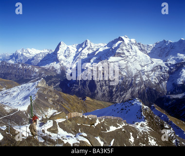 Blick vom Gipfel des Berges Schilthorn oberhalb Dorf Mürren in den Schweizer Alpen Stockfoto