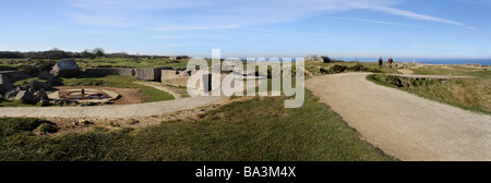 Panoramablick über die zerbombten Point du Hoc-Website in der Normandie Stockfoto