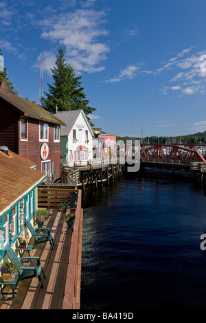 Ansicht von Gebäuden entlang der Creek Street in Ketchikan, Alaska im Sommer Stockfoto