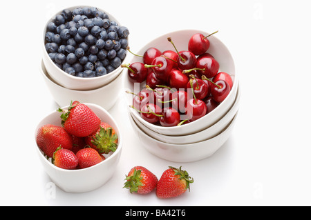 Heidelbeeren, Erdbeeren und Kirschen Stockfoto
