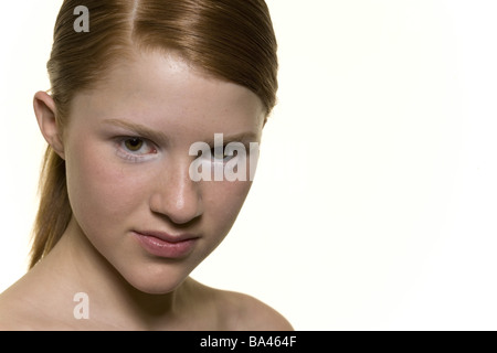 Rot-behaarte Mädchen blicken Porträt Serie thematisiert Menschen Jugendliche 10-15 Jahre 14 Jahre langen Haaren Pferdeschwanz oberen Kameragehäuse Stockfoto