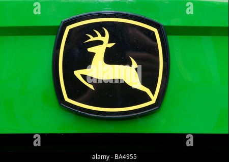 John Deere Abzeichen auf Traktor grill Stockfoto