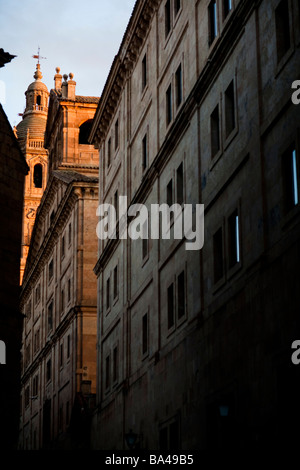 Die Päpstliche Universität und der Klerus Kirche auf den Hintergrund von Salamanca autonomen Gemeinschaft Kastilien und Leon Stockfoto