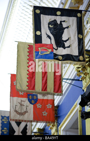 Irische Flaggen von Saint Patrick s Halle hängen Wände Dublin Castle Dublin Irland Stockfoto