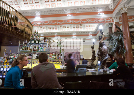 Der Bank Irish Pub in einer ehemaligen Bank Dublin Irland Stockfoto