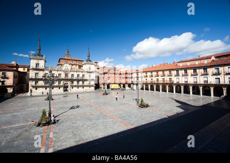 Plaza Mayor Hauptplatz mit Rathaus Stadt Leon autonomen Gemeinschaft Castilla y Leon Nordspanien Stockfoto