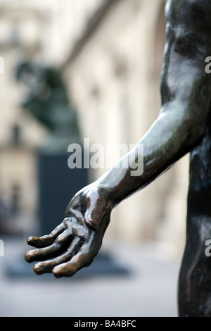 Detail des Jean de Fiennes Hand Statue von Rodin ausgestellt im Freien von Sevilla autonome Gemeinschaft Andalusien Süd Stockfoto