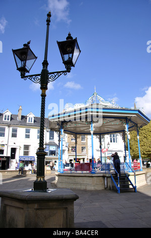 Der Musikpavillon, der Carfax, Horsham, West Sussex, England, Vereinigtes Königreich Stockfoto