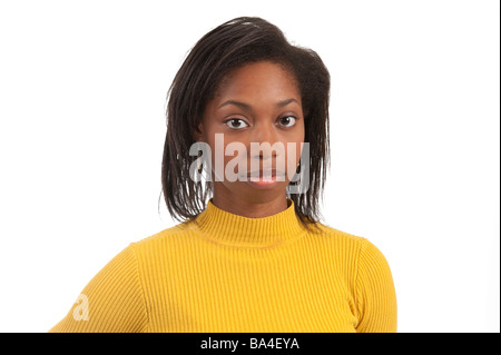Junge Frau von African American Ethnizität Kopf und Schultern Studioportrait Schuss Stockfoto