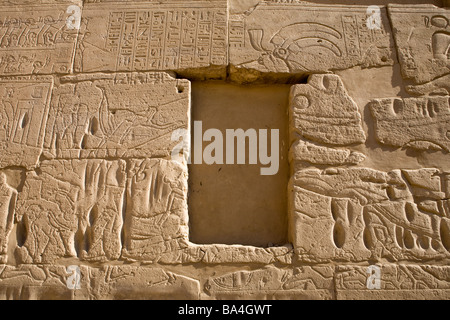 Ausschnitt aus der Ashkelon Wand in Karnak Tempel, Luxor, Ägypten Stockfoto