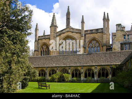 Oxford, England, Vereinigtes Königreich. Neue College Chapel und Kreuzgang Stockfoto