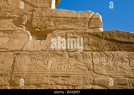 Ausschnitt aus der Ashkelon Wand in Karnak Tempel, Luxor, Ägypten Stockfoto