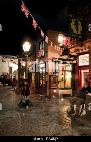 UK England Salford Stadt Museum und Kunst-Galerie Lark Hill Place Pub und Apotheke Stockfoto