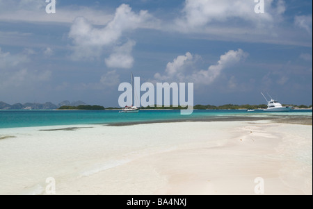 Boote aus Südamerika Francisqui Los Roques Archipel Venezuela verankert Stockfoto