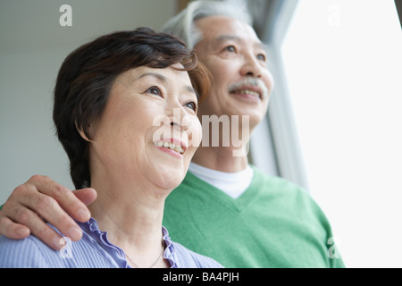 Japanische älteres paar lächelnd zusammen Stockfoto