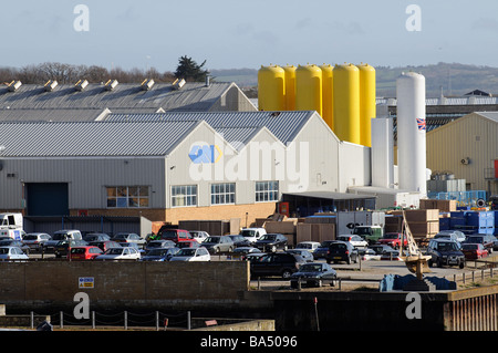 GKN Aerospace Services Fabrik an der Uferpromenade in East Cowes Isle Of Wight England UK Stockfoto