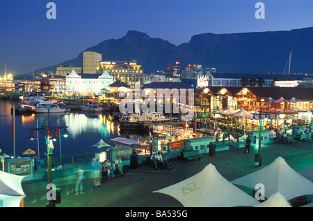 Restaurants, Victoria Alfred Waterfront, Tafelberg, Kapstadt, Südafrika, Afrika Stockfoto