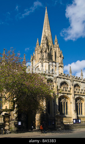 Oxford, England, Vereinigtes Königreich. Universität von St Mary the Virgin auf der High Street Stockfoto