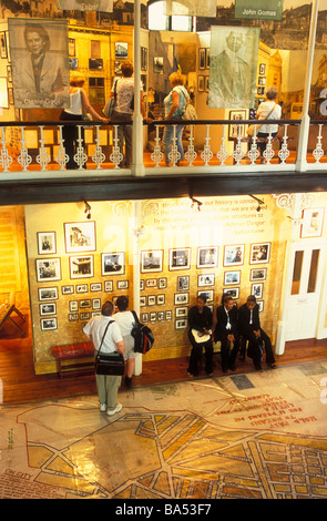 Besucher, District Six Museum, Kapstadt, Südafrika, Afrika Stockfoto