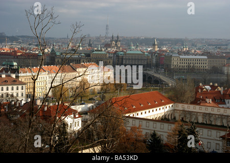 Die Skyline und die Dächer der Stadt Krakau in Polen Stockfoto