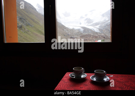 Zwei Kaffees in den Alpen Stockfoto