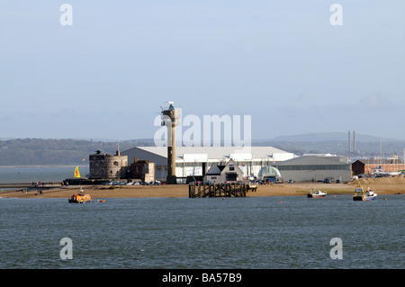 Calshot Activity Centre historische Burg und Lifeboat Station Southampton Wasser England UK Stockfoto