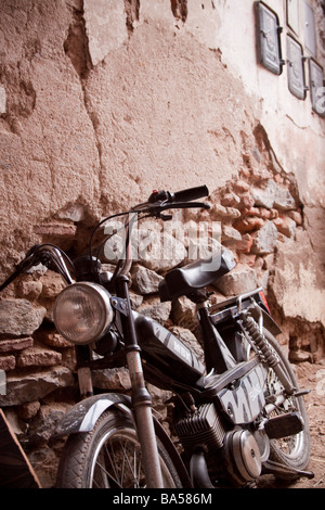 Eine ruhige Ecke der Souks in der Medina, Marrakesch Stockfoto